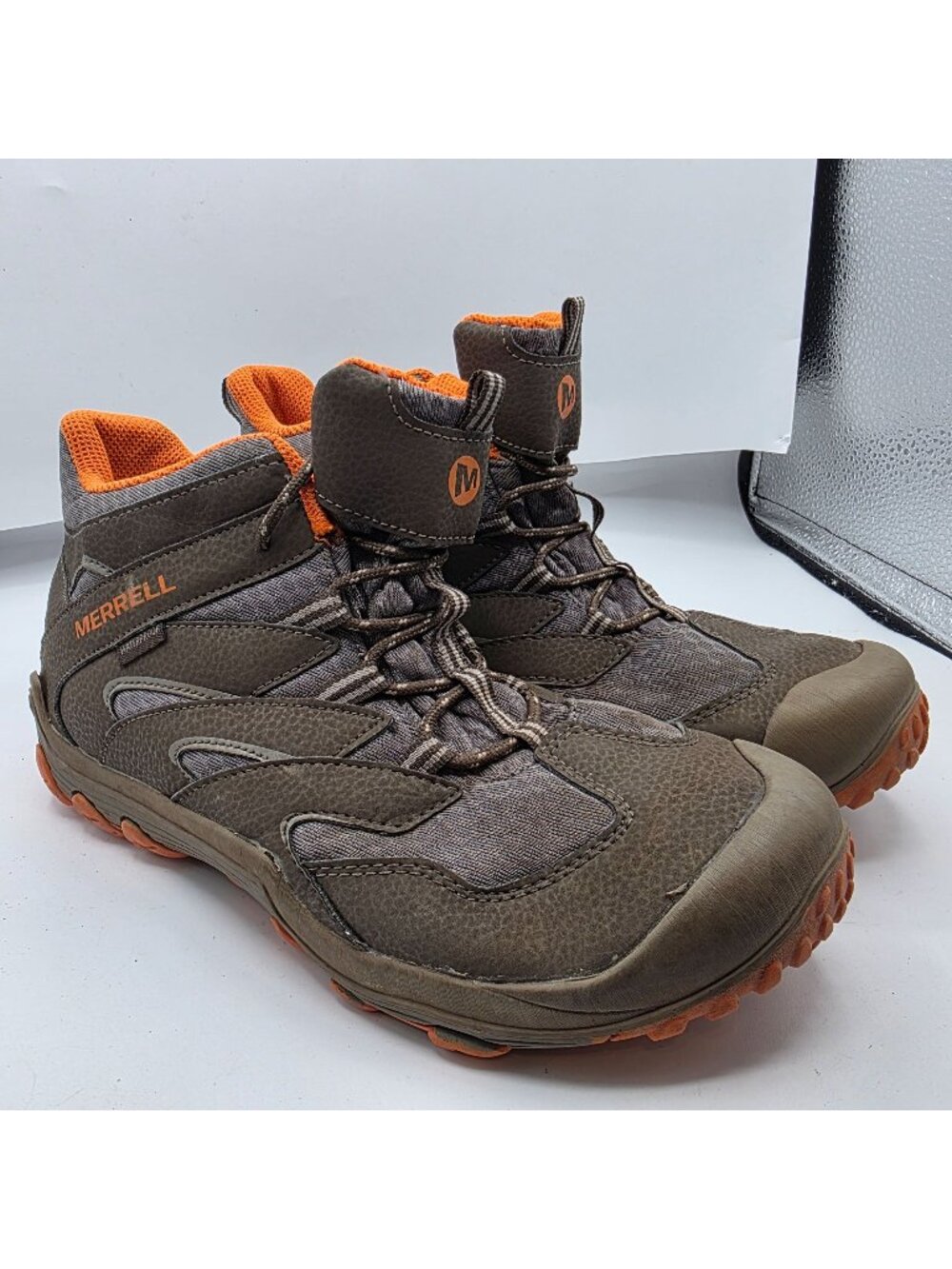 Merrell Chameleon 7 Access Mid Kids Size 7 M Brown Waterproof Hiking Shoes